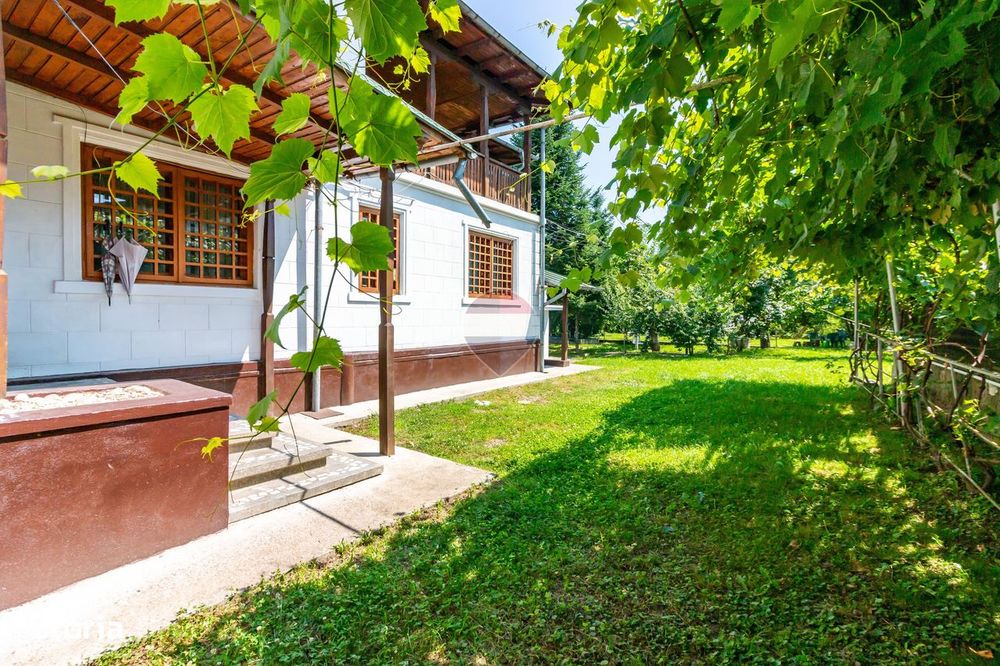 Casa de vacanta tip conac de vânzare Valenii de Munte