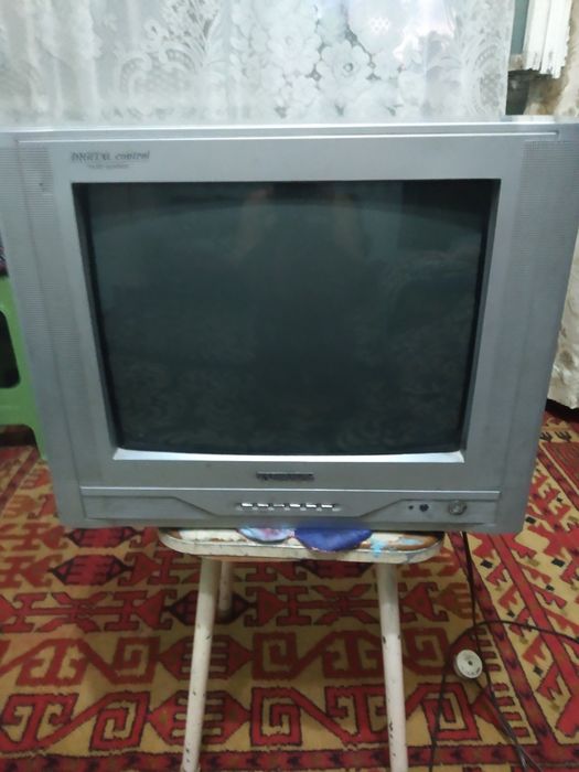 Цветной телевизор