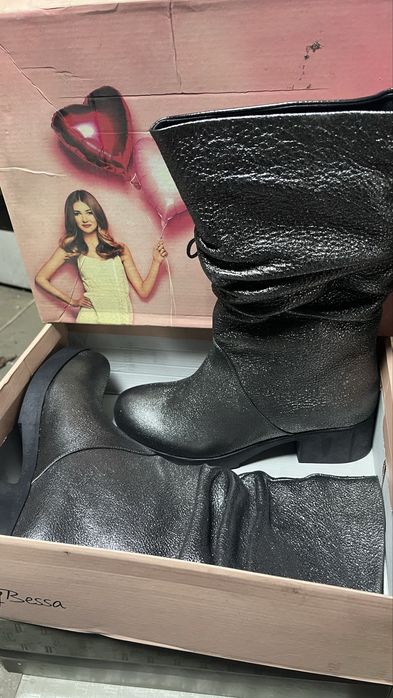 Продам женские осенние сапоги