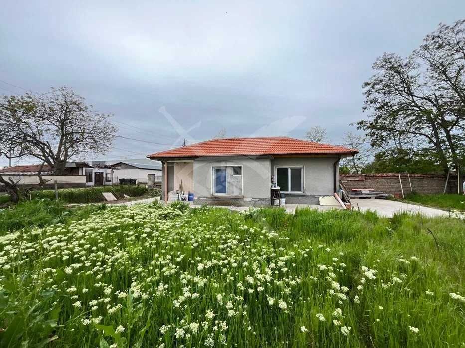 Продава се Къща в с. Ръжево, Област Пловдив - 54 кв.м за 945 €/кв.м - Снимка #1