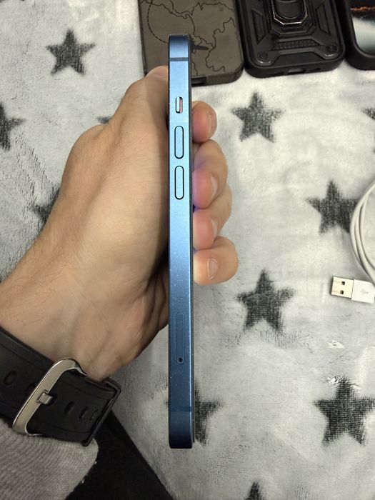 iPhone 13 (128GB) - Blue