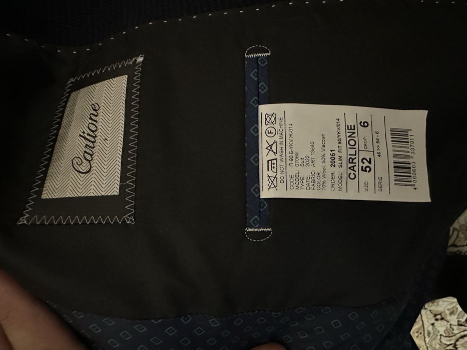 Костюм тройка, новый только 1 раз одевали