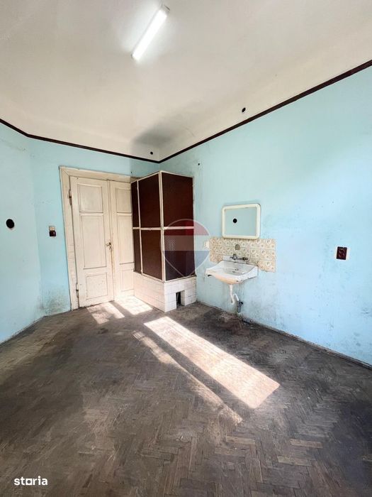 Apartament cu 1 camera de vânzare + boxa pe str George Cosbuc