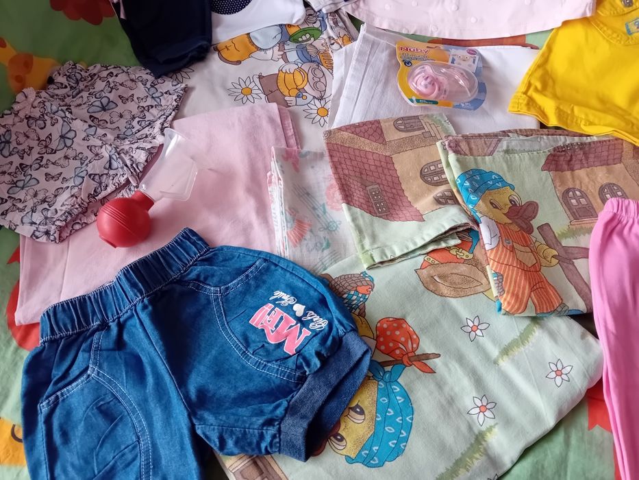 Бебешки дрешки и спално бельо за кошара - от 0 до 1 година