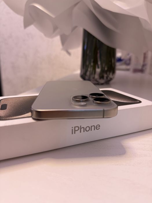 Iphone 15 pro max серебристый