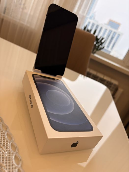 Продам Apple iPhone 12, 128Gb черный
