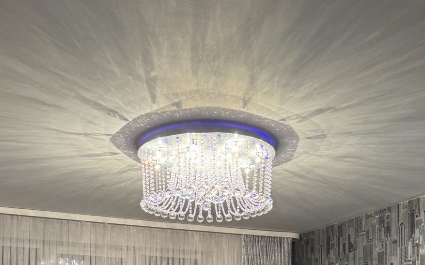 3 candelabre moderne cu cristale, efecte de lumina cu diferite culori