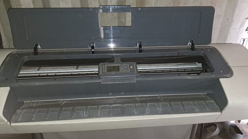 Продам плоттер hp