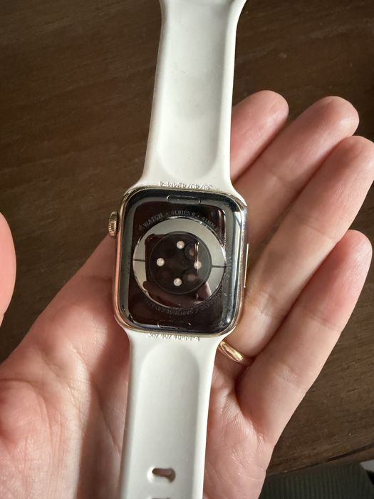 Часовник Apple Watch Series 8 GPS + Cellular 41mm  Gold