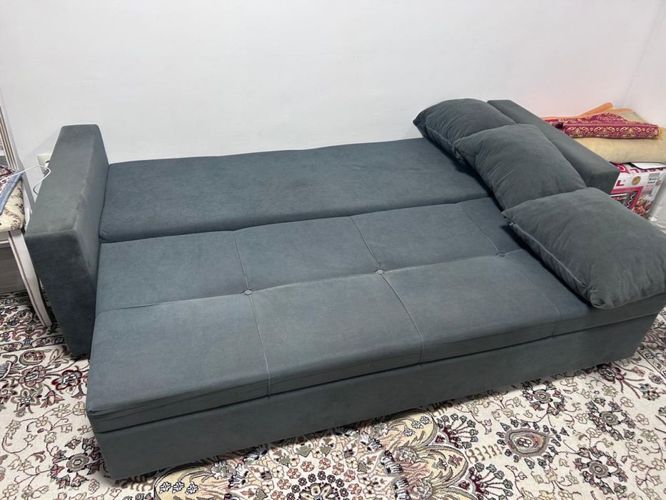 Продам . Диван.