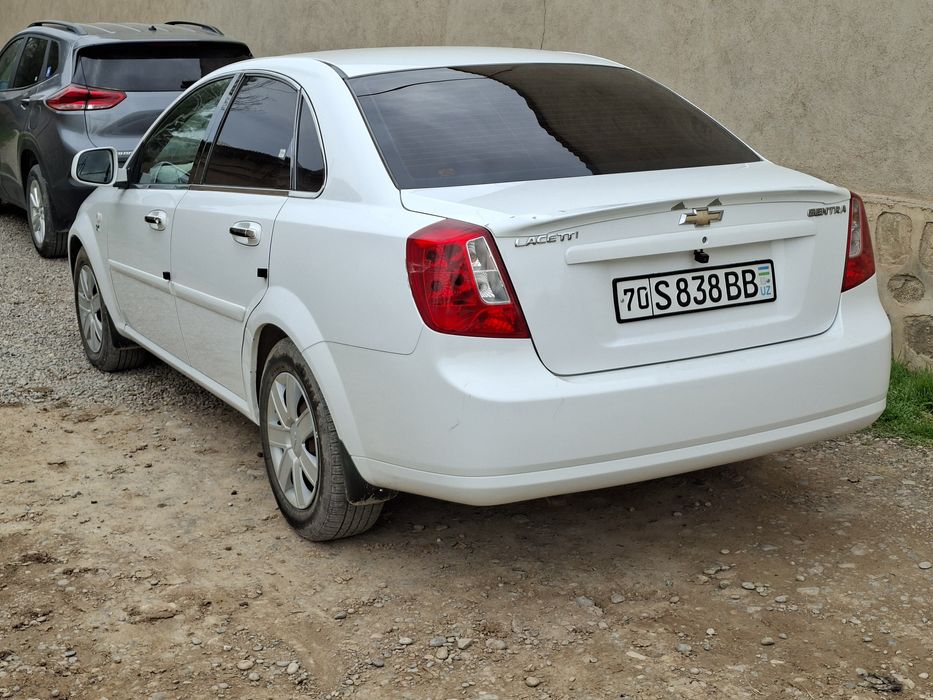 Жентра сотилади.