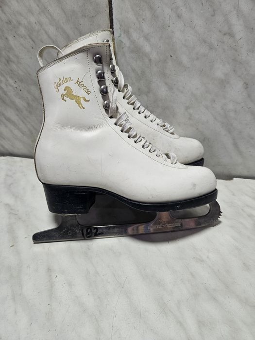 Patine 182 gheata patinaj artistic piele marime 36  (  23 cm)