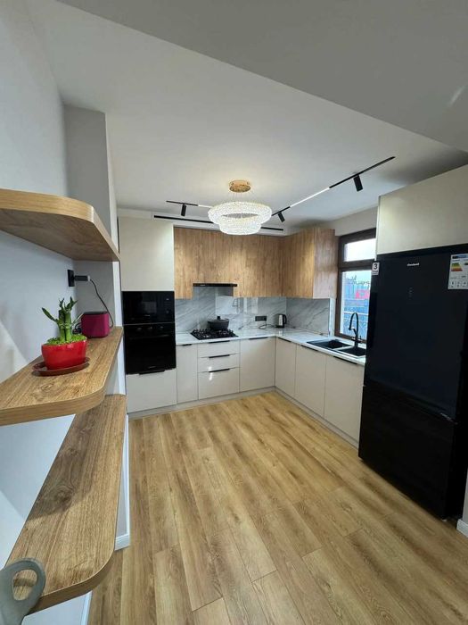 СРОЧНО Продам 4 комн кв-ра ул.Коратош Напротив ТРЦ Самарканд Дарвоза!!