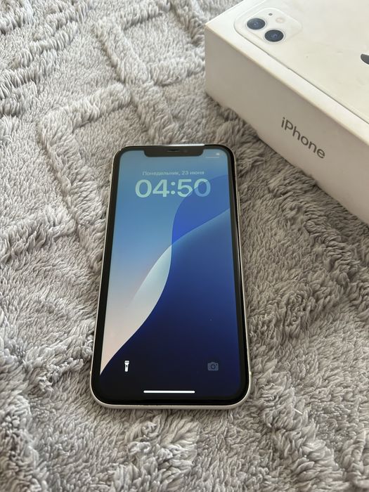 Айфон 11 продам.