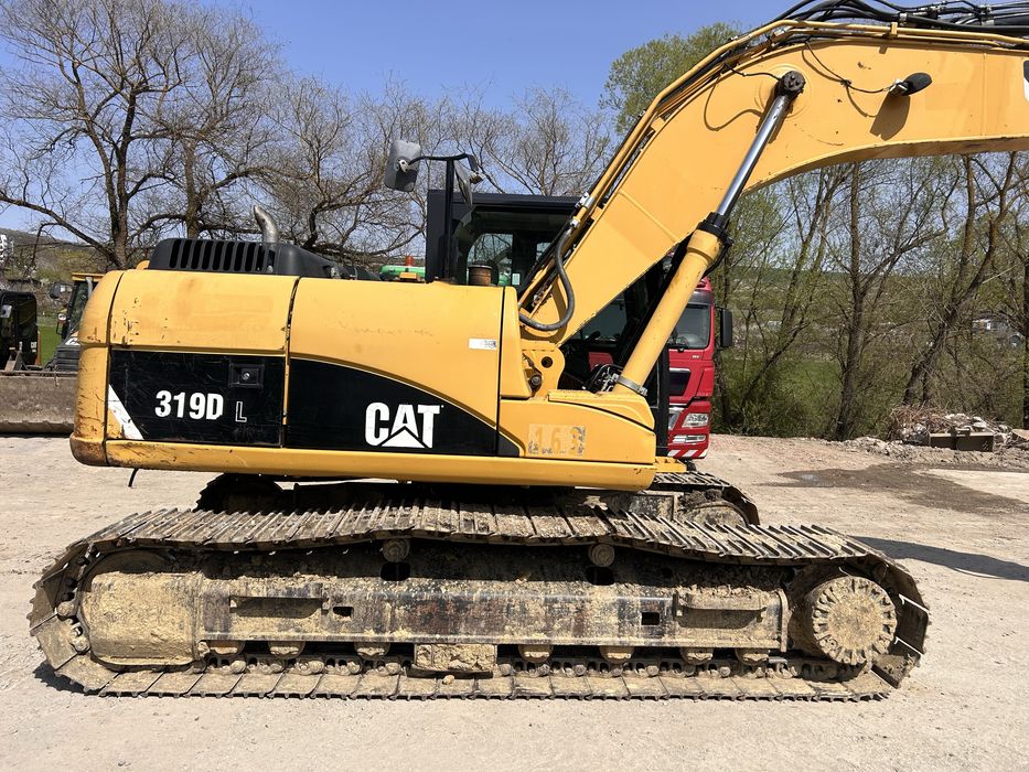 Excavator Caterpillar 319 D Cat