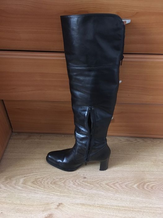 Cizme dama, piele, imblanite, cu toc , in conditii foarte bune .