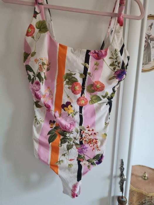 Costum de baie superb