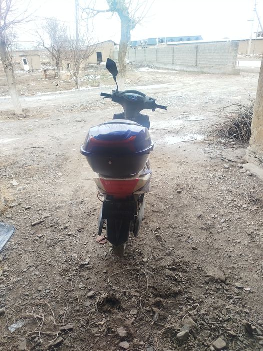 Skuter sotiladi sroshni