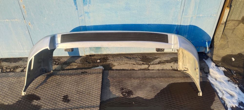 Бампер задний с усилителем.