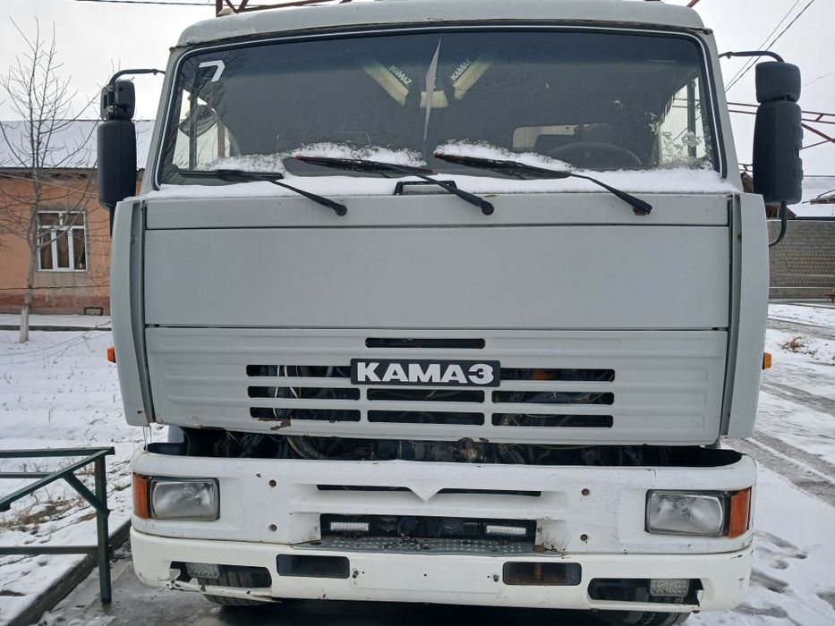Kamaz sotiladi ideal holatda