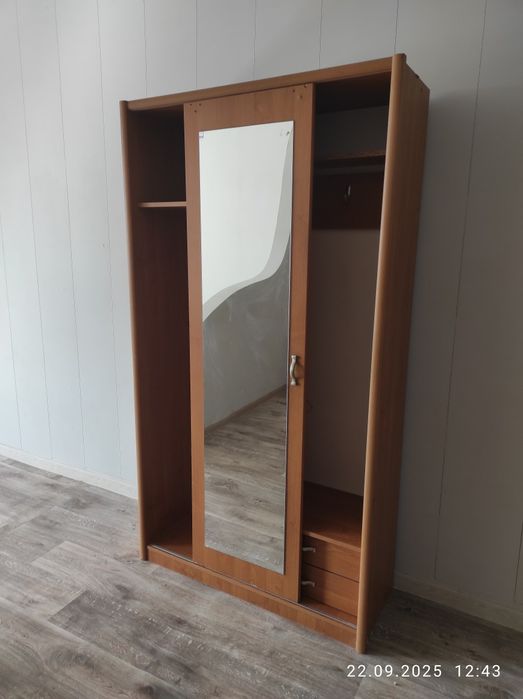 Продам Шифонер 15000