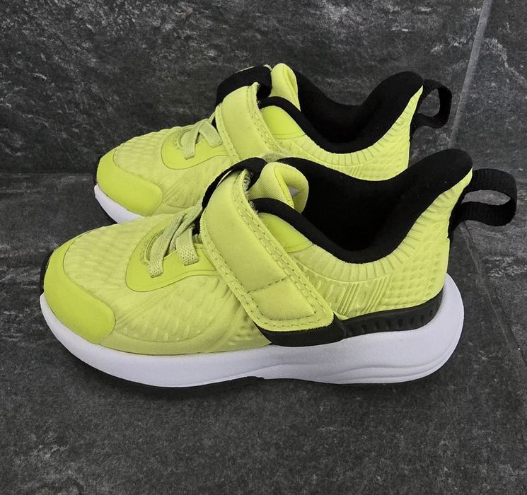 Детски маратонки – неон жълти