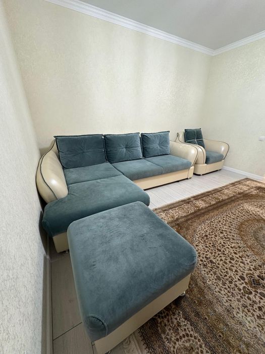 Продам диван угловой