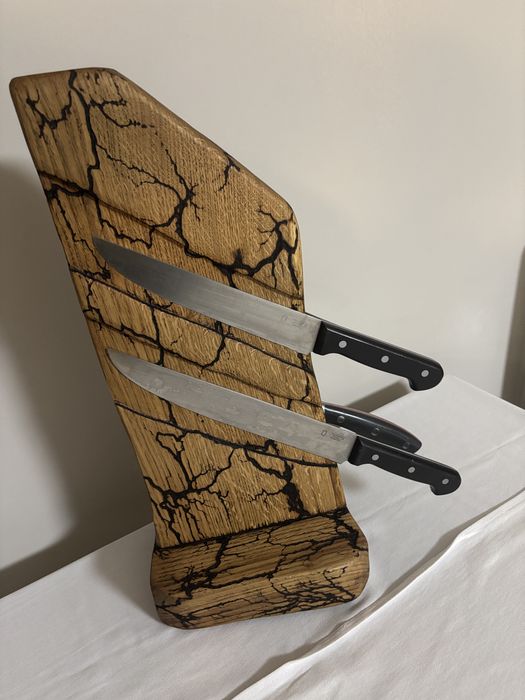 Магнитна поставка за ножове