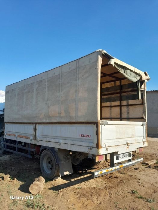 Isuzu bòrtli tentli kuzifi