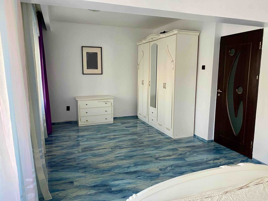 Apartament cu 3 camere - zona Ostroveni, etaj 2/7, locație liniștită și parcare ușoară