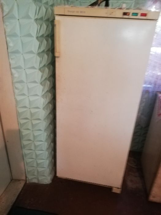 Фризер с шест чекмеджета