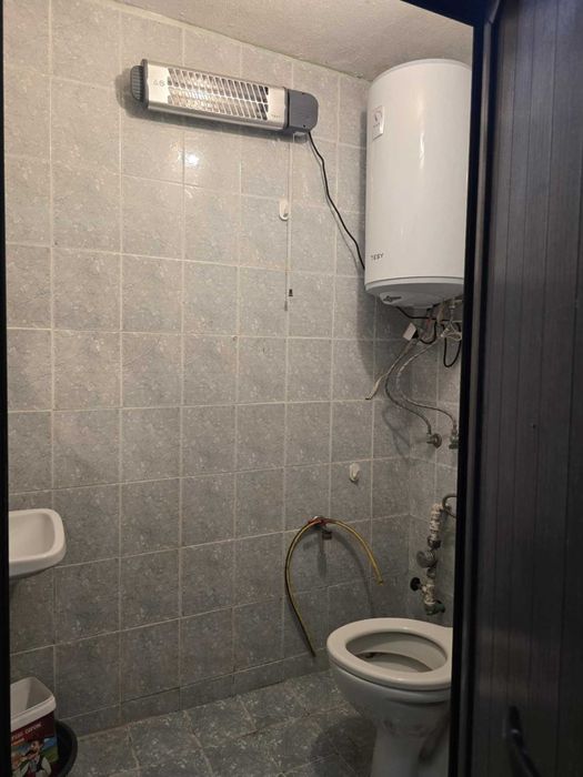 Дава се под наем Етаж от къща в Асеновград - 40 кв.м за 153 € - Снимка #4