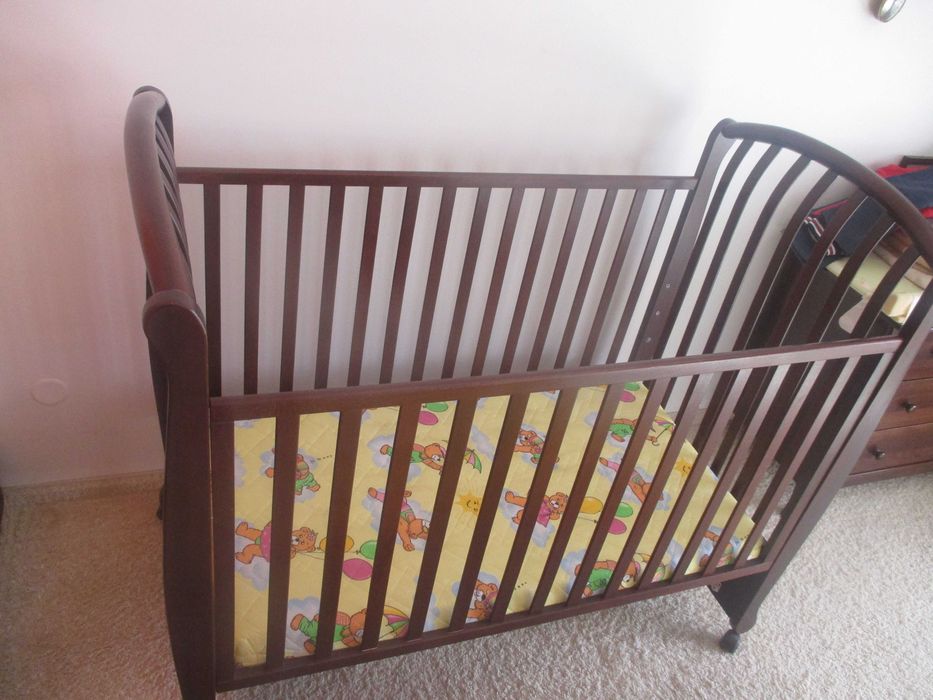 детско легло, дървено с матрак