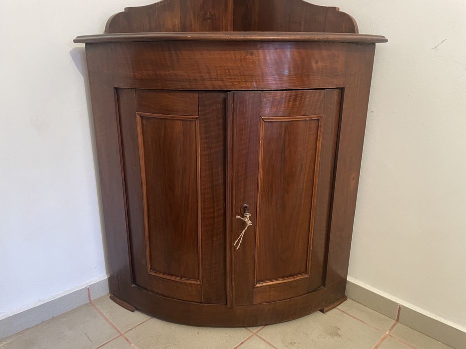 Dulap de colt furnir nuc, model frantuzesc secolul 19