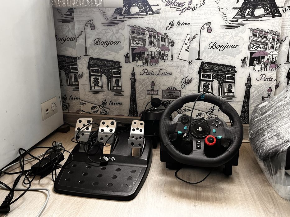 Продавам Logitech G29