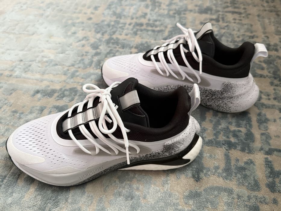 Adidas кроссовки