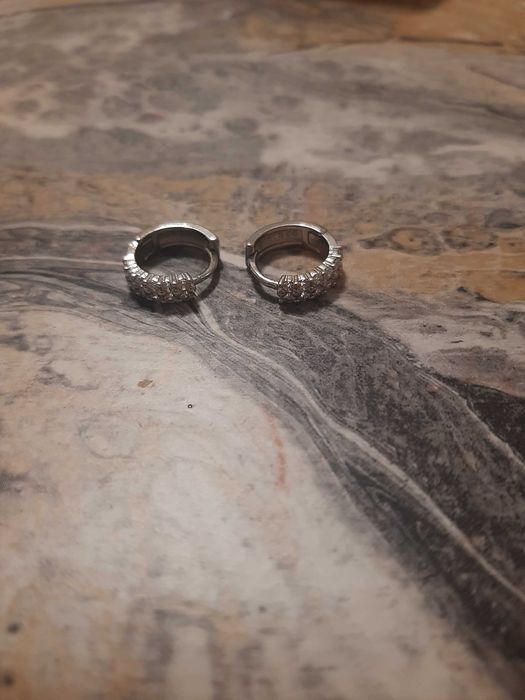 Нови сребърни обички с печат и цирконий