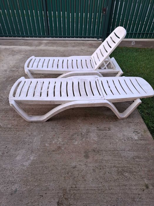 Sezlong plaja structura plastic alb cu saltele