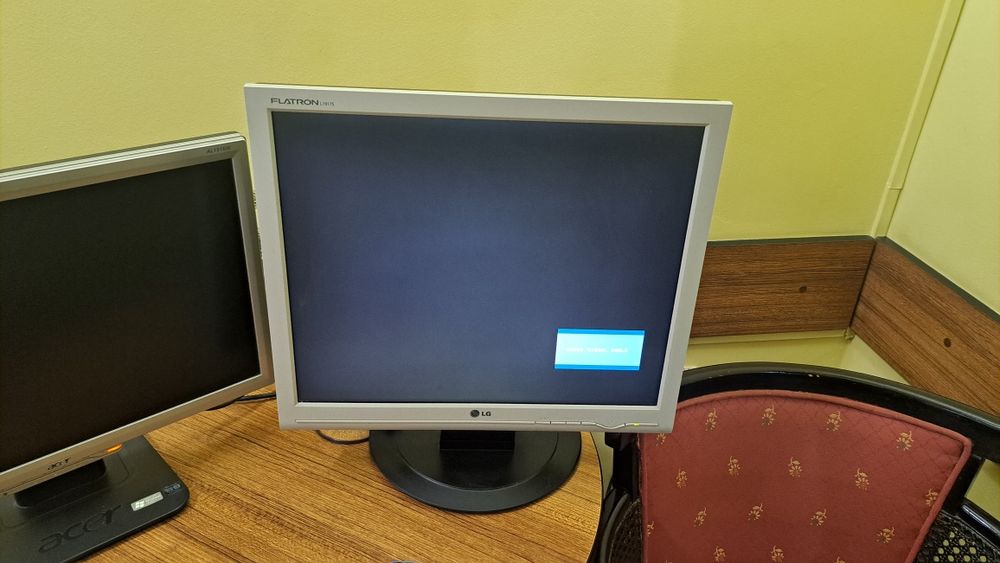 Vînd monitoare Acer și LG