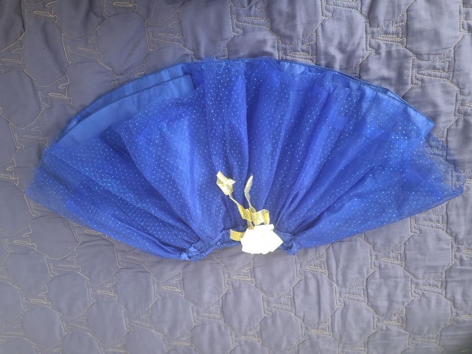 Продам на девочку платье