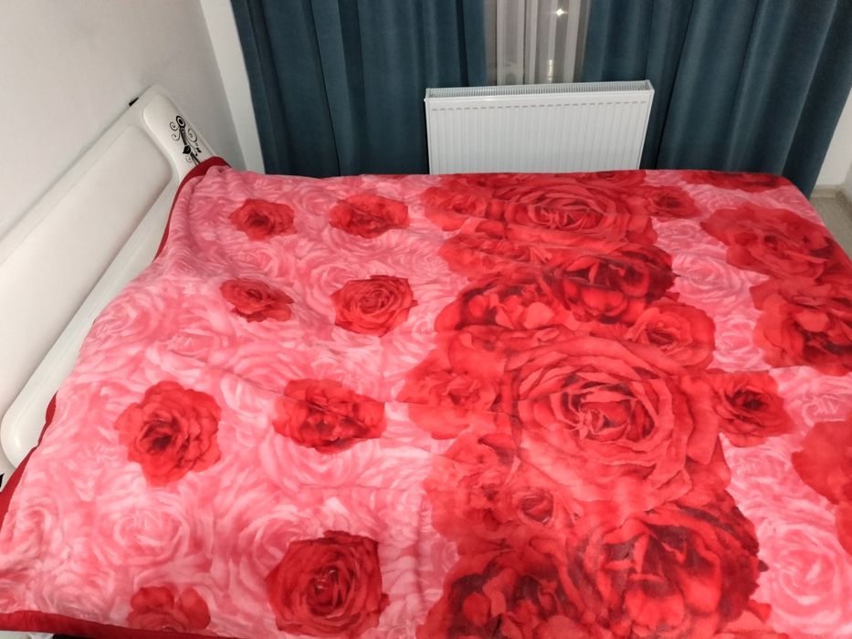 Спальный с матрасом гарнитур комод