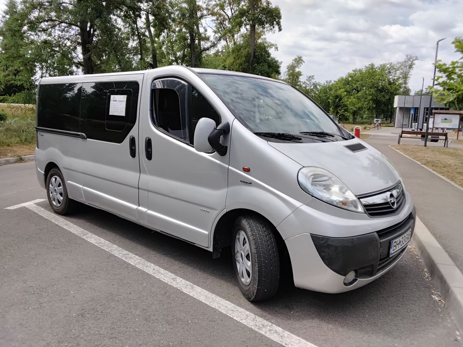 - Opel  Vivaro  -