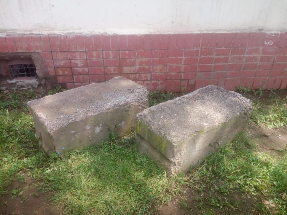 2 бетонных блока