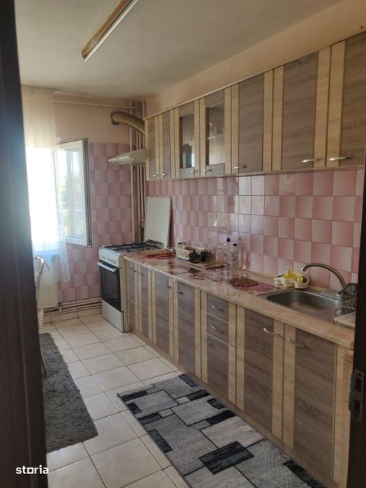 Apartament 4 camere decomandate, 82 mp, etaj intermediar, zona The Off