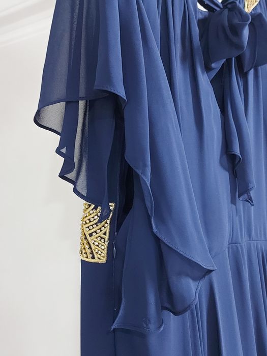 ВЕЧЕРНЕЕ ПЛАТЬЕ, срочно продаю