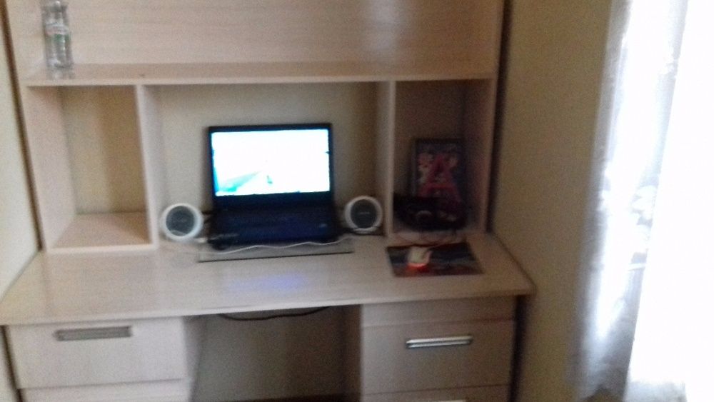 Стол-уголок для учёбы и досуга