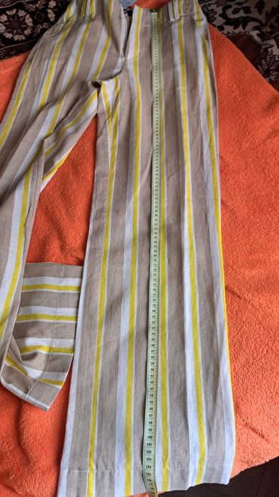 Zara: Pantaloni noi de in cu dungi, stil blugi