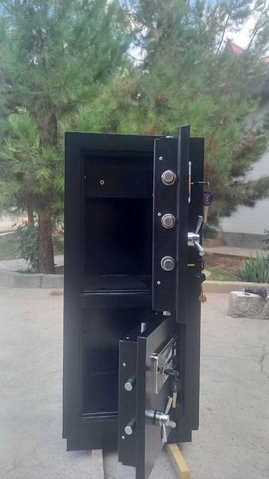 Сейф огневзломостойкий, двухярусный с электронно кодовым замком