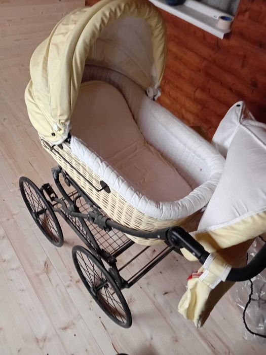 Cărucior bebelusi