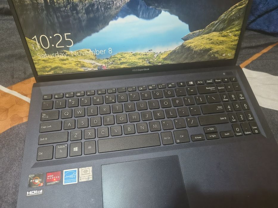 Laptop Pe Telefon, Schimb!